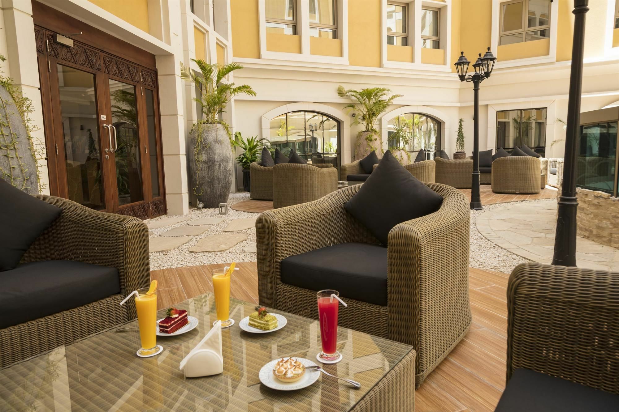 Coral Muscat Hotel And Apartments ภายนอก รูปภาพ