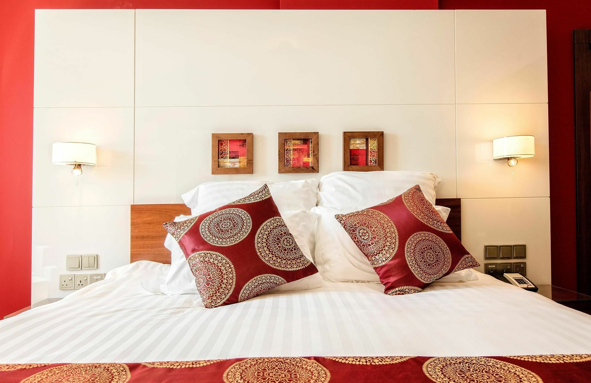 Coral Muscat Hotel And Apartments ภายนอก รูปภาพ