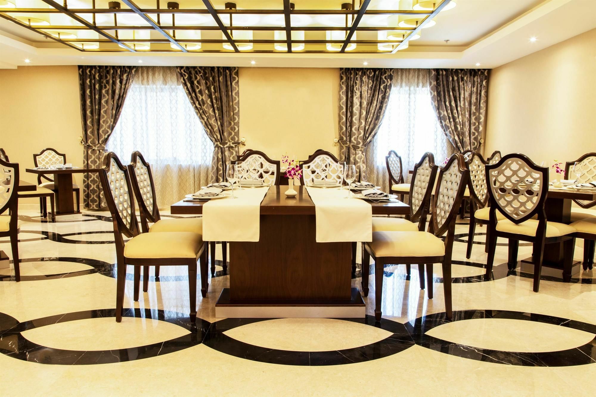 Coral Muscat Hotel And Apartments ภายนอก รูปภาพ