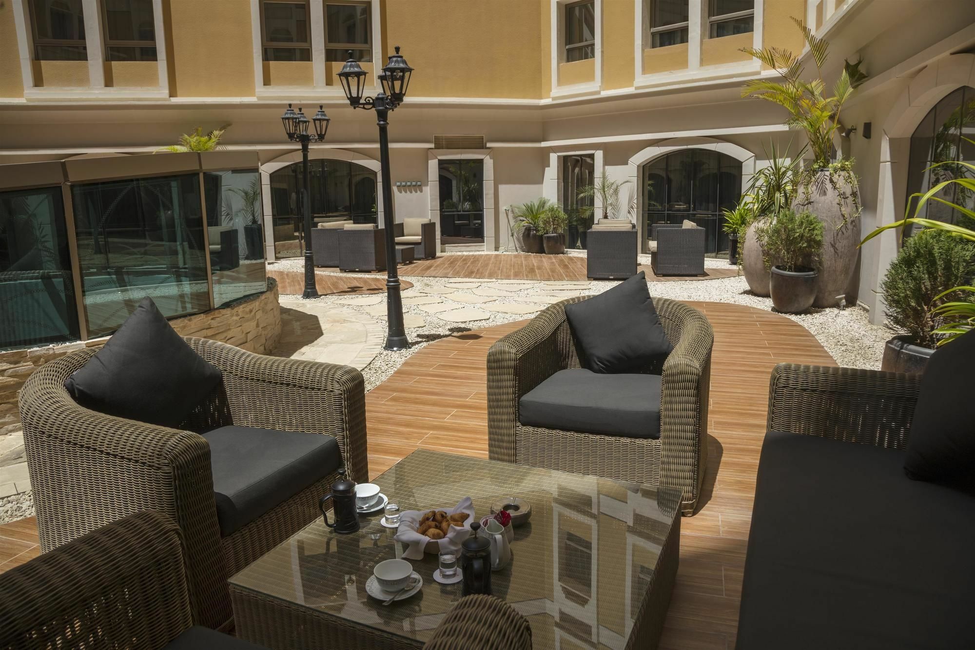 Coral Muscat Hotel And Apartments ภายนอก รูปภาพ