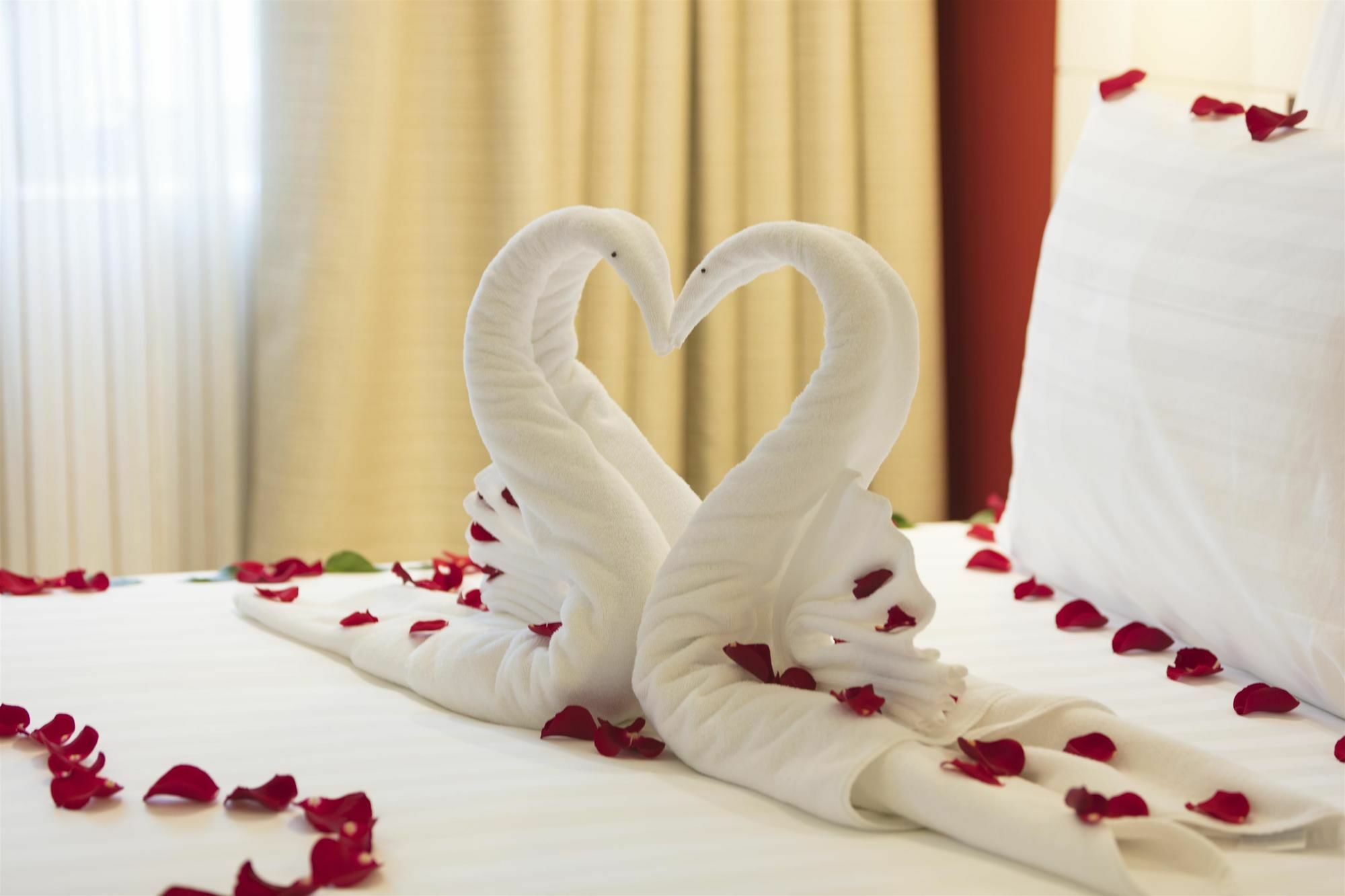 Coral Muscat Hotel And Apartments ภายนอก รูปภาพ